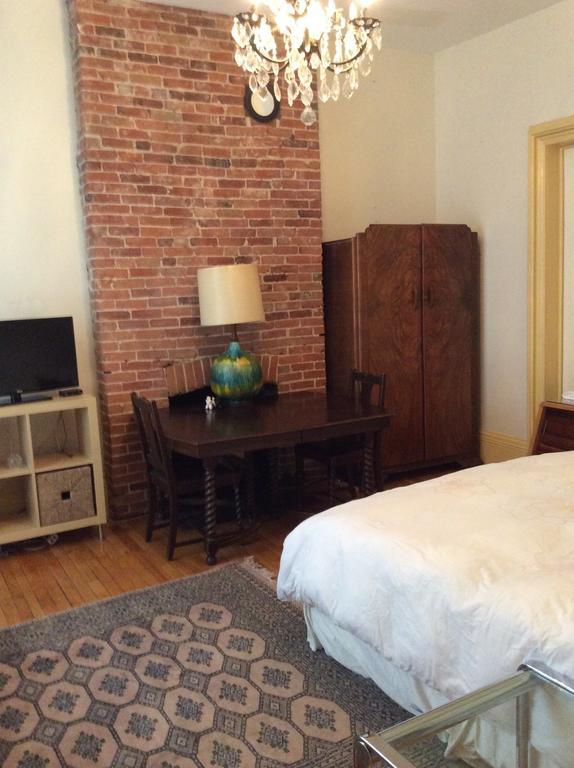 Gold Door Inn Ottawa Room photo